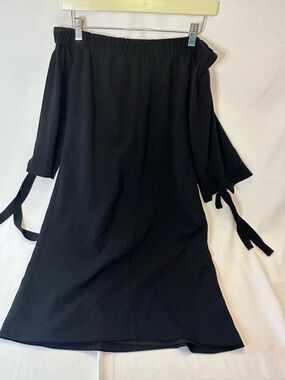 Vince Camuto Size 2 Off Shoulder Little Black Short Sleeve Dress